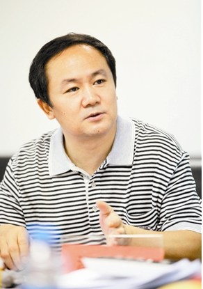 深圳晚报总编辑丁时照：切换动力 亮剑消愁