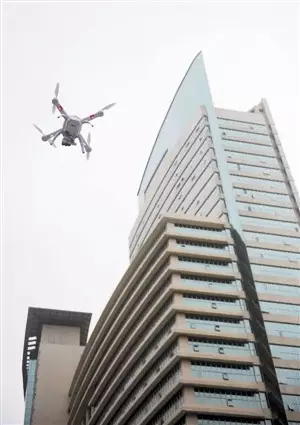 深圳晚报成立无人机采访队