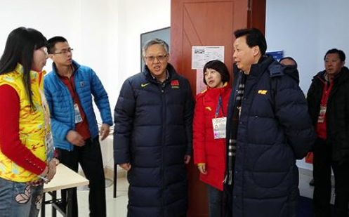 体育总局副局长慰问央视等冬运会报道记者