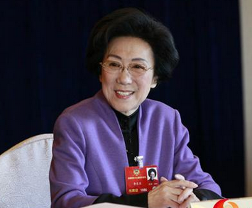 李东东等委员提案：巩固主流报媒新闻舆论主阵地