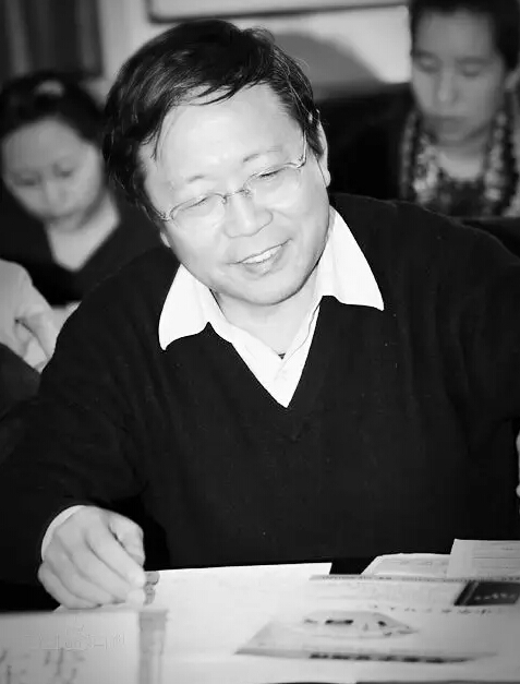 北大新闻与传播学院教授肖东发病逝