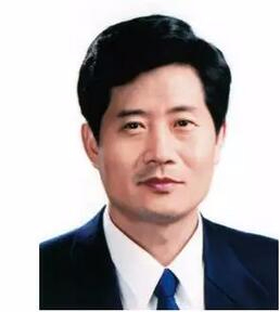 大众报业总编辑傅绍万谈传统报业向何处去