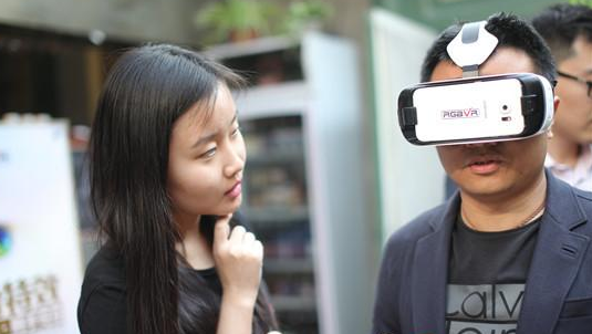上游新闻推出国内首个APP新闻VR频道