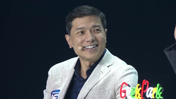 李彦宏：省领导搜自己名字跳到色情网站百度需负责