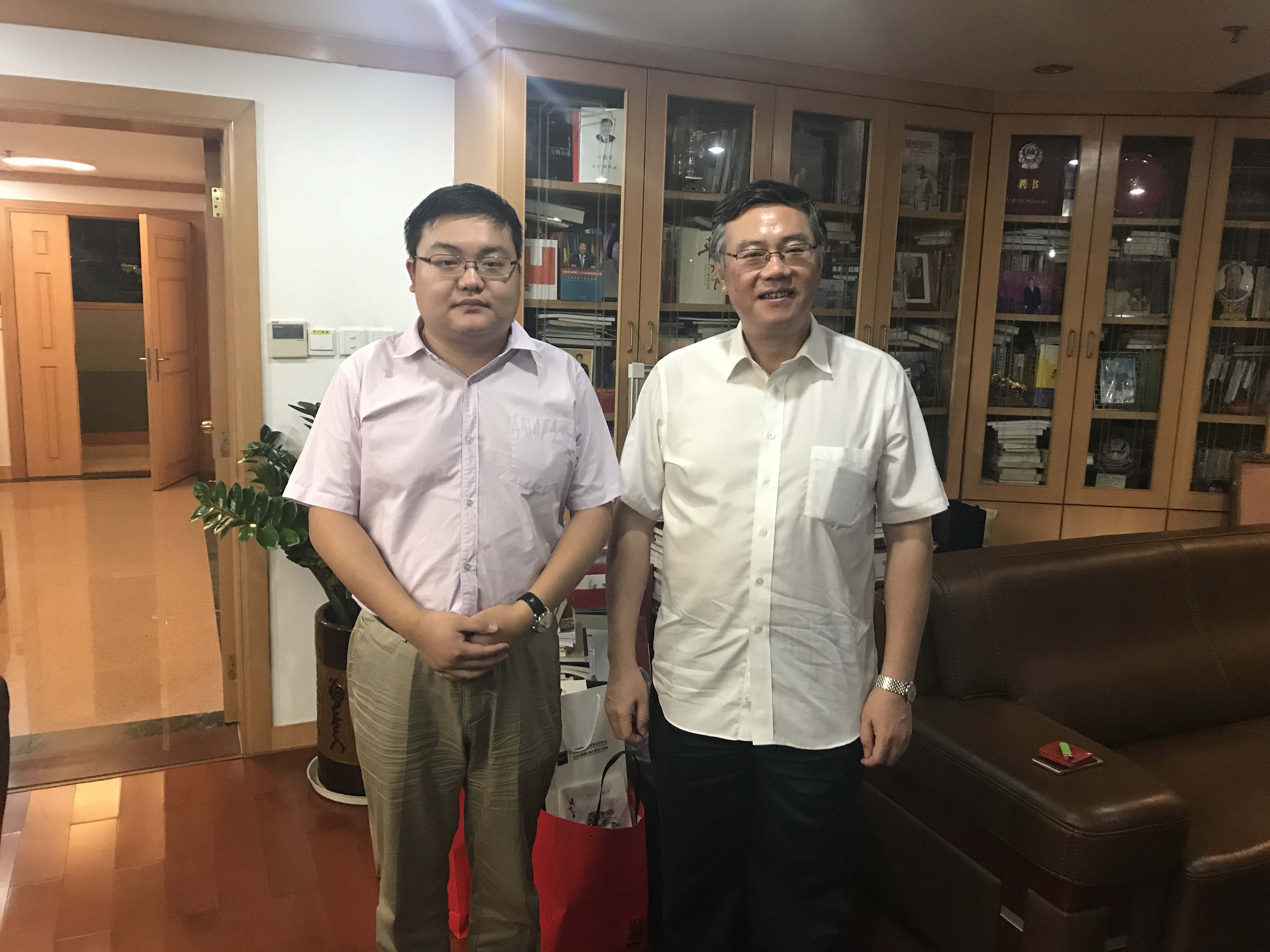 观媒CEO薛陈子一行拜访深圳报业集团社长陈寅