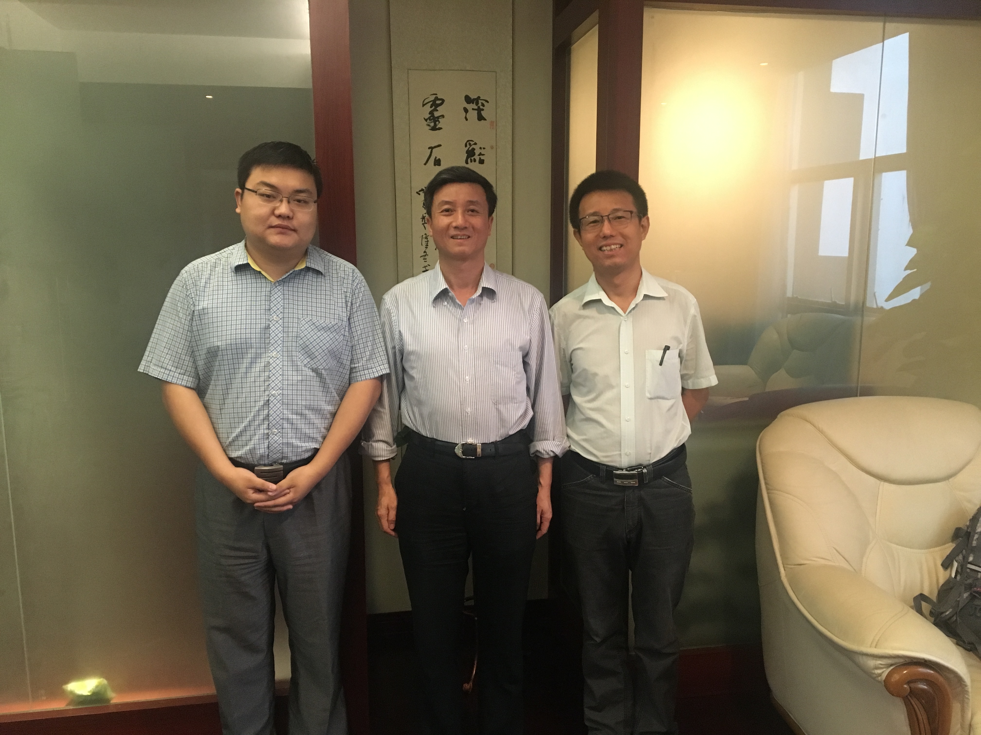 观媒CEO薛陈子一行拜访江西日报社长王晖