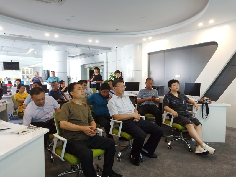 邯郸市委宣传部和江西鄱阳县委宣传部考察县融媒体中心