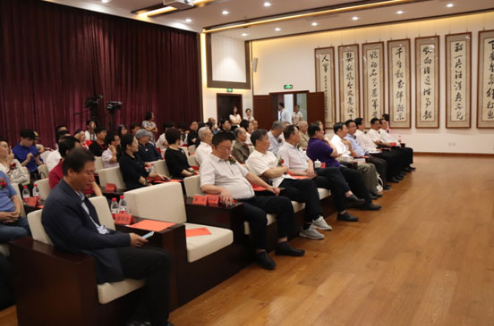 全球首套三维码融媒书发布会举行