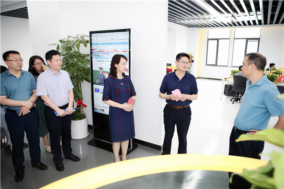 济南报业集团与济南出版集团交流“不忘初心牢记使命”主题教育