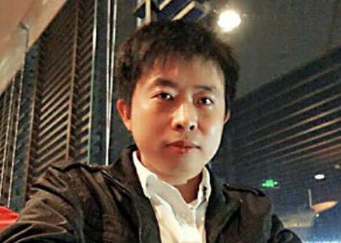 《华夏时报》记者金微撰文回应“敲诈”：不怕公开，也不怕撕
