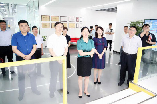 山东省委网信办领导到济南报业集团调研媒体融合工作