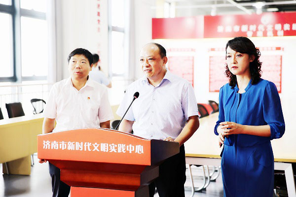 团省委领导到济南报业集团考察融媒体中心建设