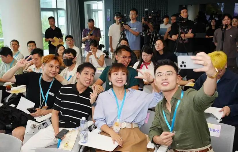 上海高规格举办网络大V沙龙 宣传部长亲自参加